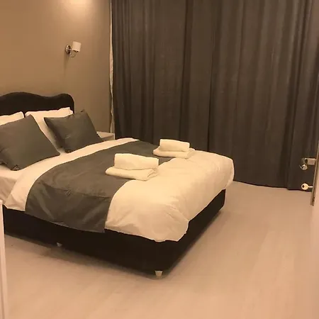 Asia Lees Hotel *