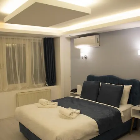 Asia Lees Istanbul